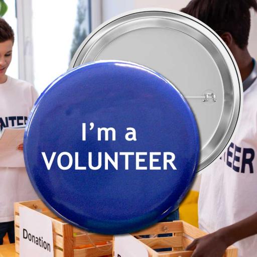 im-a-volunteer-royal-button-badge.jpg